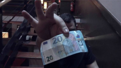 Money Switch by Mickael Chatelain - Trick - Image 3
