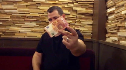 Money Switch by Mickael Chatelain - Trick - Image 4