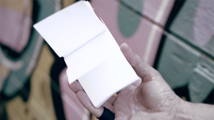 Self-Flipping Notepad (DVD and Gimmick) by Victor Sanz - DVD - Image 2