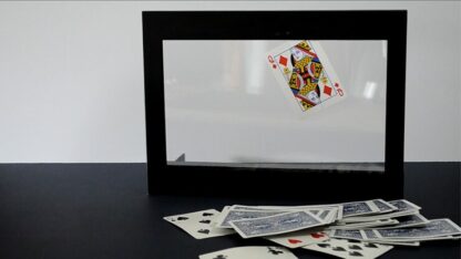 Ultimate Card Frame with Remote Control by Sorcier Magic - Trick - Image 4