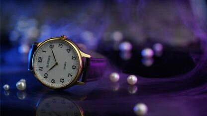 Infinity Watch V3 - Gold Case White Dial / PEN Version (Gimmick and Online Instructions) by Bluether Magic - Trick - Image 3