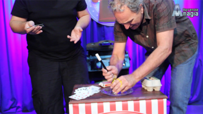THE CARD INTO THE EGG (Gimmicks and Online Instructions) by Alan Alfredo Marchese and Aprendemagia - Image 5