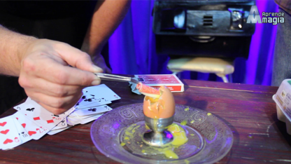 THE CARD INTO THE EGG (Gimmicks and Online Instructions) by Alan Alfredo Marchese and Aprendemagia - Image 6