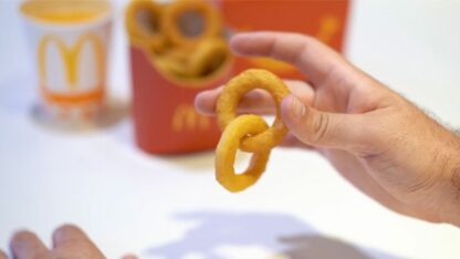 Linking Onion Rings (Gimmicks and Online Instructions) by Julio Montoro Productions  - Trick - Image 2