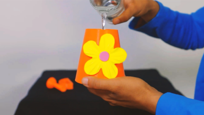 COMEDY WATERING CAN (Gimmicks and Online Instructions) by Mago Flash - Image 2