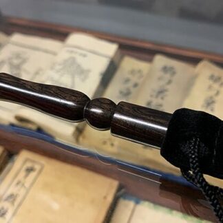 Wooden wand PRO (Bold Black) by Harry He & Bacon Magic - Trick