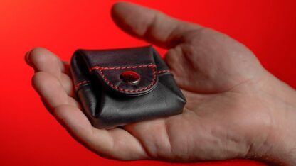 COLOR CODE COIN PURSE RED by Bob Kohler - Trick - Image 4