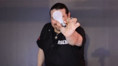 Dr. Schwartz's FLOATING LIGHT BULB by Martin Schwartz - Trick - Image 2