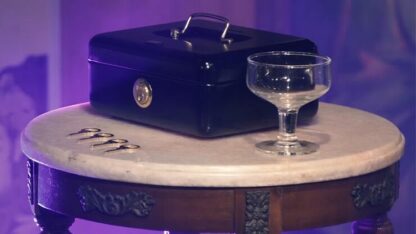 BDM Hands Off - The Perfect Chest (Gimmick and Online Instructions) by Bazar de Magia - Trick - Image 4
