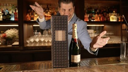 The Appearing Bottle by George Iglesias & Twister Magic - Trick - Image 4