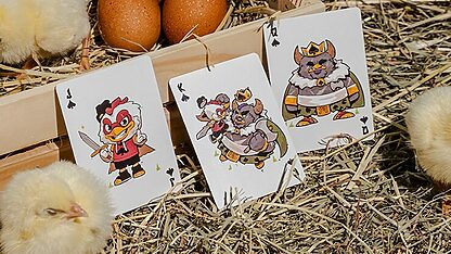 BICYCLE CHKNS & CROWNS PLAYING CARDS - Image 4